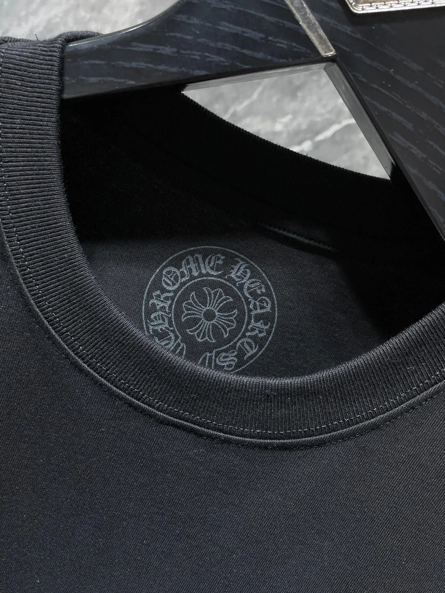 P140 New Chrome Hearts 25ss for summer. High gram weight, environmentally friendly and high-quality top-grade fabric. 260g~270g. Chrome classic color phantom cross letter flower arm length T. Imported environmentally friendly glue printing and dyeing. Counter synchronization. Re-engraved version 1:1. Recommended color: black white. Size: S, M, L, XL